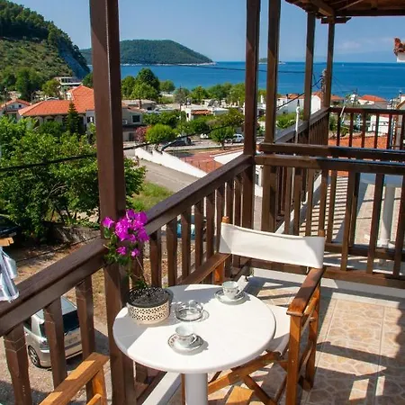 Aris Junior Skopelos Apartment Neo Klima